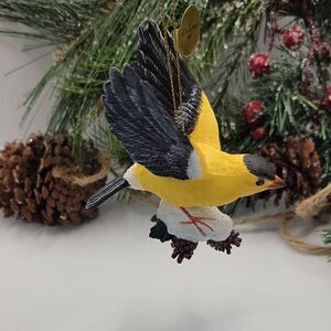 Danbury Mint Goldfinch Songbird Christmas Ornament Porcelain Collectible